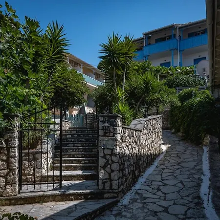 Olive Tree Hotel 2*