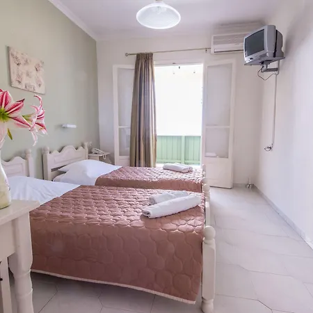 Olive Tree Отель 2*