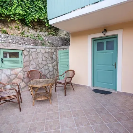 Olive Tree Айос-Никитас