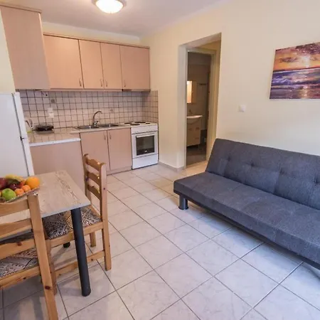 Olive Tree Айос-Никитас